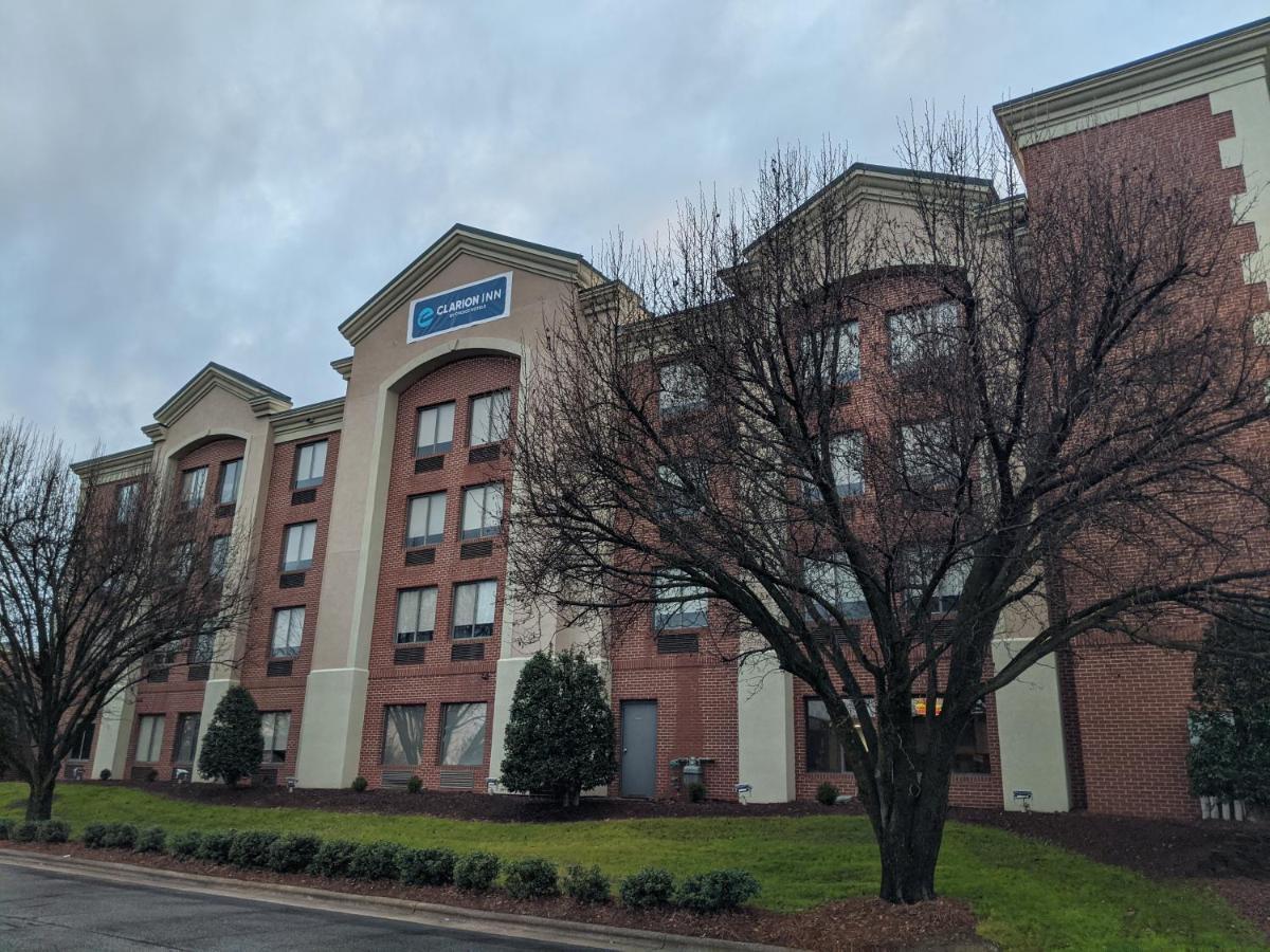 Clarion Pointe Greensboro Airport Hotel Екстериор снимка